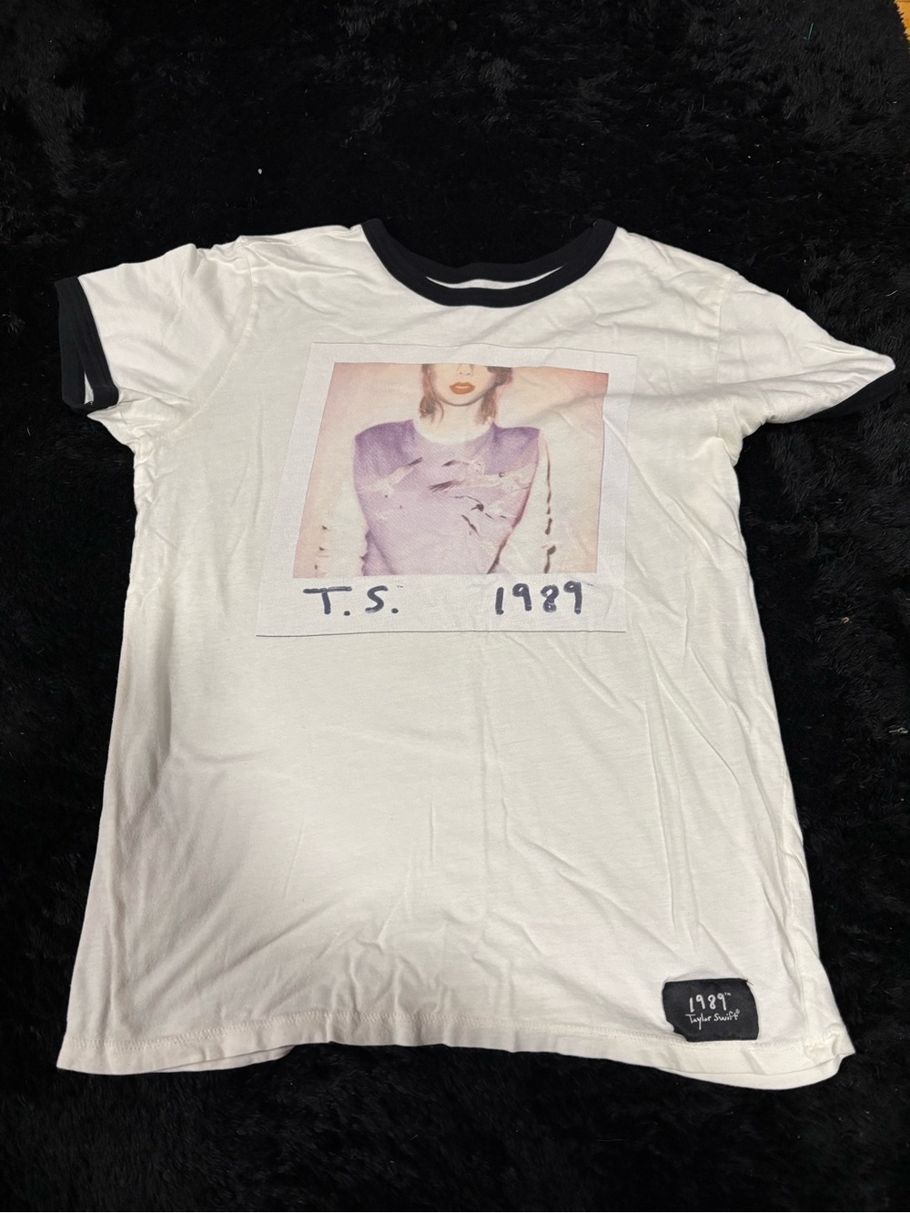 Taylor Swift 1989 tour tshirt
